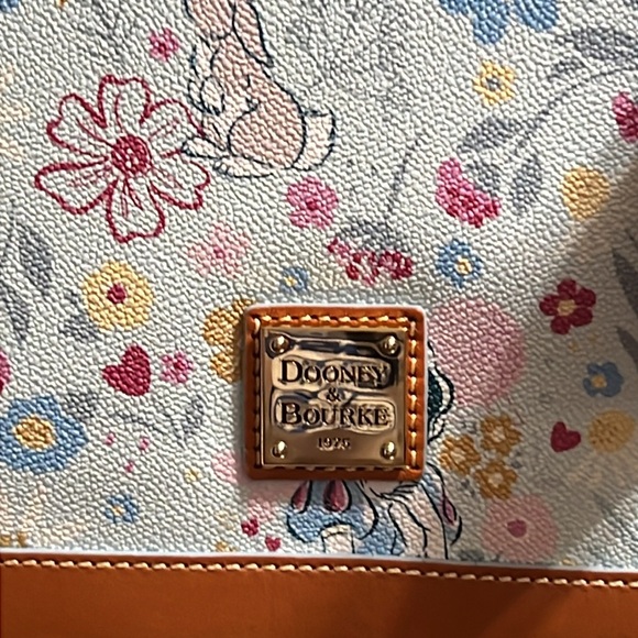 🎉HP🎉 Disney Dooney And Bourke Snow White Flower And Garden 2023 Satchel Bag - Picture 10 of 14